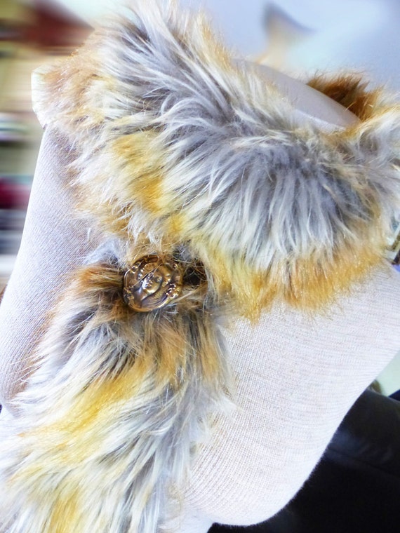 Super soft faux fur neck wrap, shawl, muffler. To… - image 3