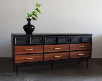 SOLD**Black and Wood Mid Century Modern Dresser//Vintage MCM Media Console//Vintage Modern Dresser//Refinished Credenza/Sideboard/Buffet