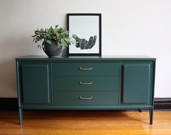 SOLD**Hunter Green Mid Century Modern Credenza by Broyhill//Vintage MCM Media Console//Refinished Mid Century Dresser//Modern Sideboard