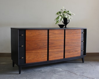 SOLD**Mid Century Modern Dresser in Black and Wood//MCM Credenza//Modern Buffet//Vintage Media Console//Refinished Sideboard