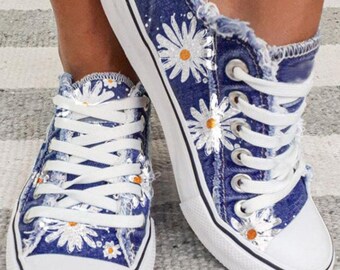 Cute & Sassy Denim Blue With Daisies Raw Hem Lace-up Flat Canvas Tennis Shoes