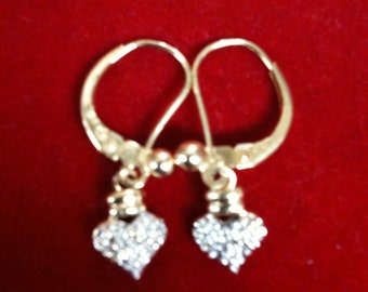 Beautiful 14 k Yellow Gold Heart Earrings With 2 Small Diamonds. 2.0 g.m.