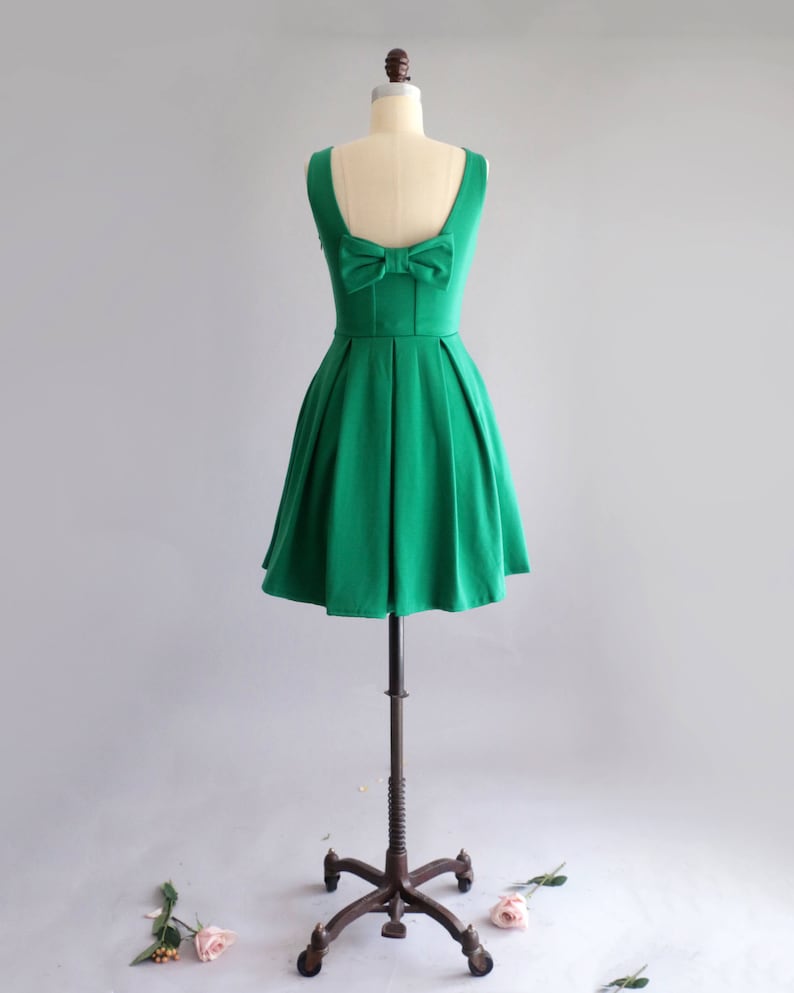 Kelly Green Knee Length Dress