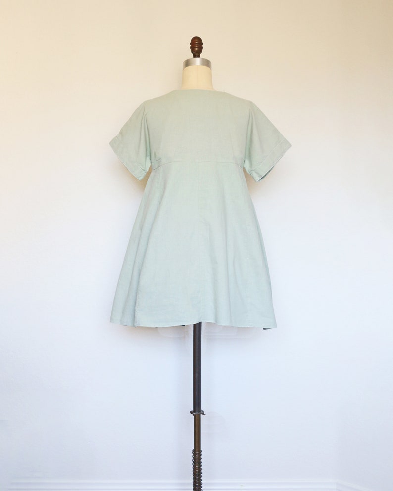 WEEKEND Dress loose wide fit cotton linen dress in light mint green. Trapeze flowy shift dress with pockets image 2