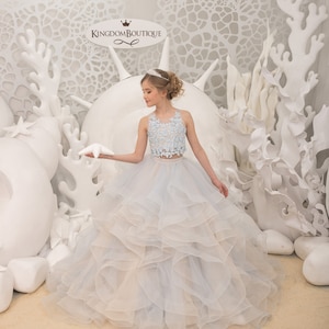 Puderblau zwei Stück Spitze Tüll formale Blumenmädchen Kleid für besondere Gelegenheit Brautjungfer Party Hochzeit Festzug Fotoshooting Geburtstag