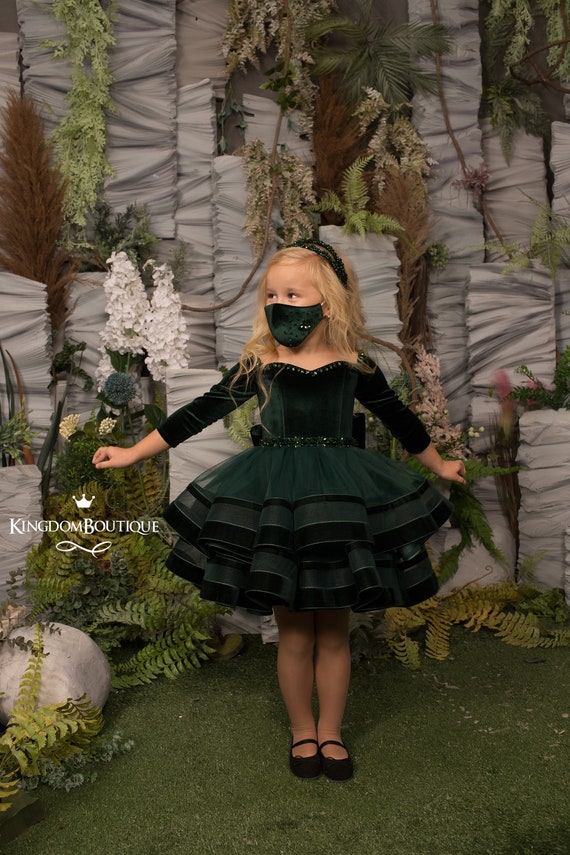 Emerald Green Velvet Long Sleeves Flower Girl Dress for Special