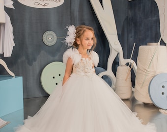 ivory childrens bridesmaid dresses Ivory bridesmaid dress, Ivory linen dress for girl, bridesmaid dress toddler with lace, flower girl dress boho