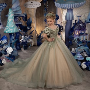 Blumenmädchen Kleid, Tüll Blumenmädchen Kleid, Blumenmädchen Kleid, grünes Blumenmädchen Kleid, Erstkommunion Kleid, Junior Brautjungfer Kleid