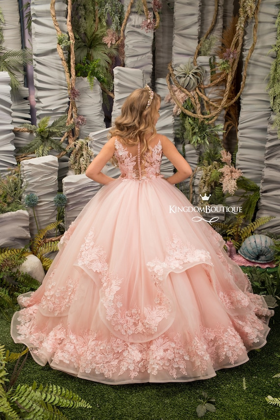 chinese dress ladies Amazon.com: CRIEBDK A Line Black Prom Dress for Women Off Shoulder Formal  Dress Sleeveless Sparkly Tulle Lace Appliques Evening Gowns BD7-CU :  Clothing, Shoes & Jewelry