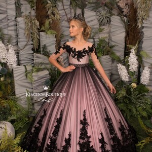 Blush rosa und schwarze Spitze Tüll Halbarm Blumenmädchen Kleid für besonderen Anlass Brautjungfer Party Hochzeit Festzug Fotoshooting Weihnachten