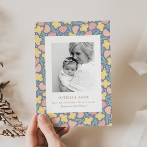 Faire-part de naissance floral modifiable pour fille, Faire-part de naissance coloré, Modèle de carte de vœux pour nouveau-né fille, Joli motif de fleurs