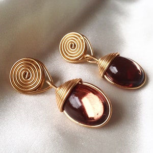 Vintage 80s Gold Wire and Amber Topaz Lucite Drops and Gold Studs Earrings,Statement Earrings,Spiral Gold Wire Posts with Lucite Dangles