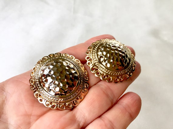 Large vintage earrings deals