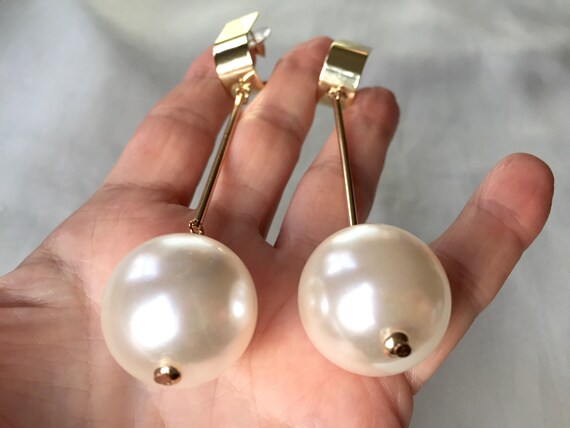 Vintage 80s Giant Off White Pearls and Gold Bars … - image 8
