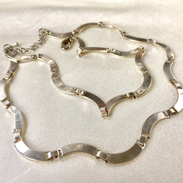 Vintage 80s Minimalist Silver Tone Wave Links Collar,Scalloped Silver Choker,Statement Necklace,Polished Articulated Links Necklace,Runway