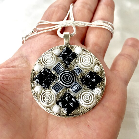 Vintage 70s Large MOD Black and White Glass Penda… - image 4