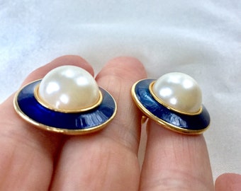 Vintage 80s Royal Blue Enamel  Pearl Cabochons and Gold Button Stud Earrings,Statement Earrings,Art Deco Gold Posts,Cocktail Earrings,Preppy