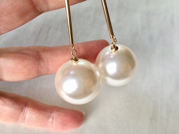 Vintage 80s Giant Off White Pearls and Gold Bars … - image 9
