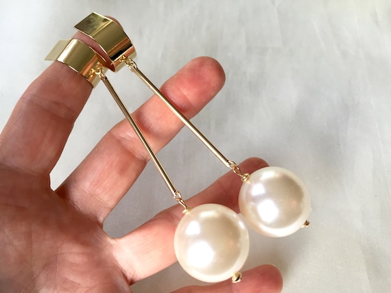 Vintage 80s Giant Off White Pearls and Gold Bars … - image 1