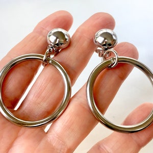 70s Large Platinum Silver Hoops Clip On Earrings,Clip On Pipe Hoops,Polished Tube Hoops,Statement Earrings,Clips with Hoop Dangles,NOS