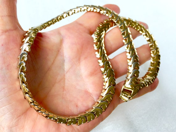 Vintage 80s Champagne Gold Flat Omega Chain Choker,Statement Necklace,Pale Gold Domed Chain Collar,Power Dressing,Wide Omega Choker,Runway View 6