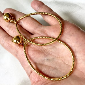 80s Extra Large Hammred Gold Tone Teardrops Hoops Clip On Earrings,Clip On Hoop Drops,Pale Gold Teardrop Hoops,Statement Earrings,Studio 54