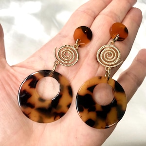 Vintage 70s Extra Long Tortoiseshell Hoops with Gold Spirals and Round Stud Earrings,Statement Earrings,Lucite Shoulder Dusters,Studio 54
