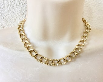 Vintage 80s Pale Gold Tone Textured Twisted Curb Chain Choker,Statement Necklace,Chunky Gold Textured Chain Collar,Gold Large Links Choker