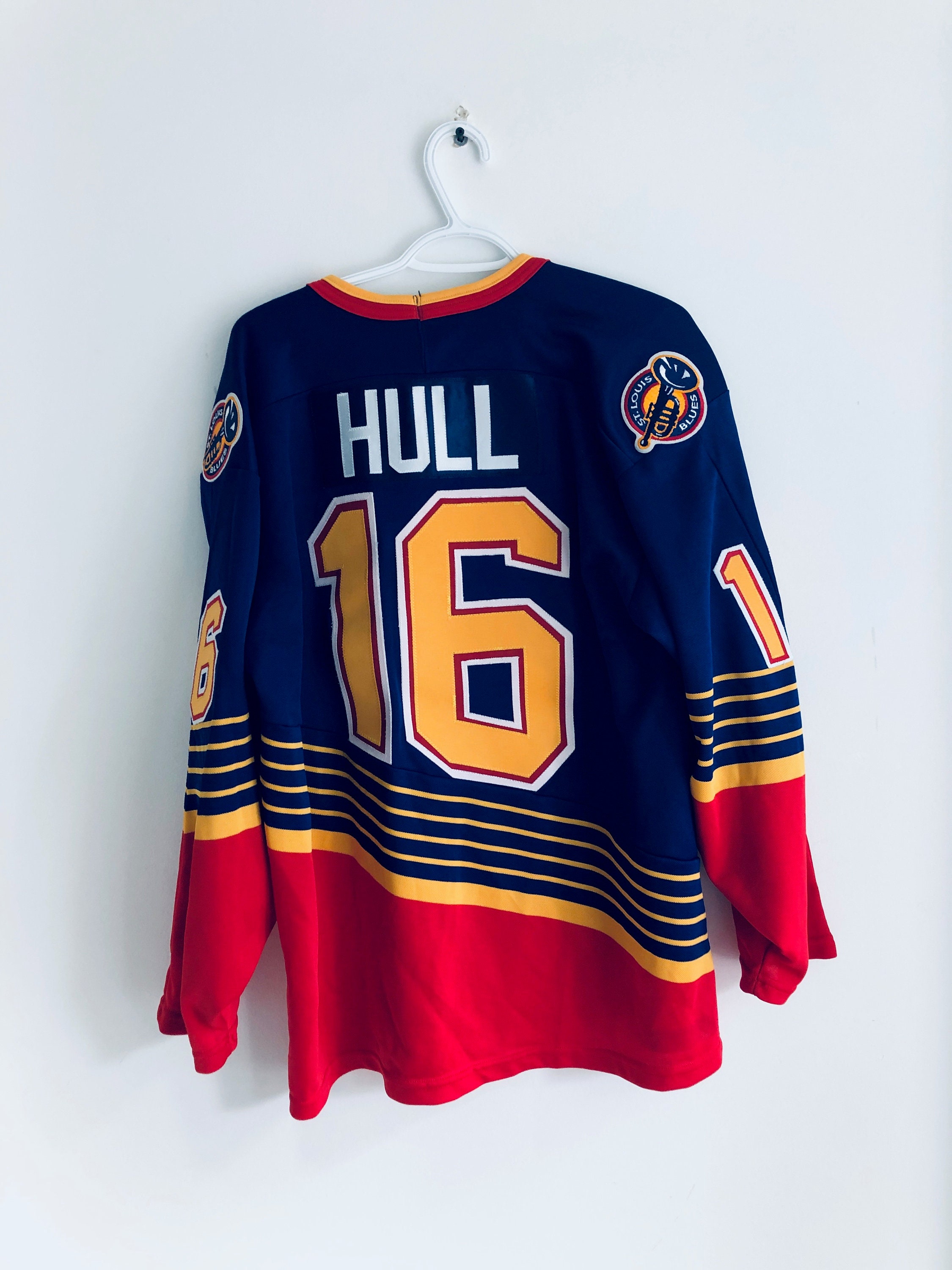 Brett Hull Autographed Detroit Custom Red Hockey Jersey HOF 09 Inscription  - BAS COA