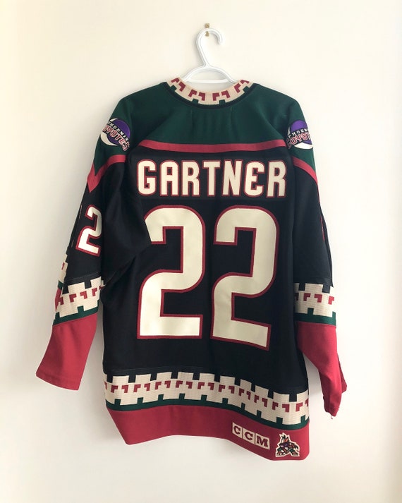 vintage phoenix coyotes jersey