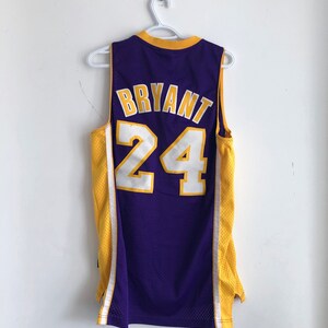 LOS ANGELES LAKERS KOBE BRYANT #24 SHIRT JERSEY CHAMPION sz 2XL MEN WHITE