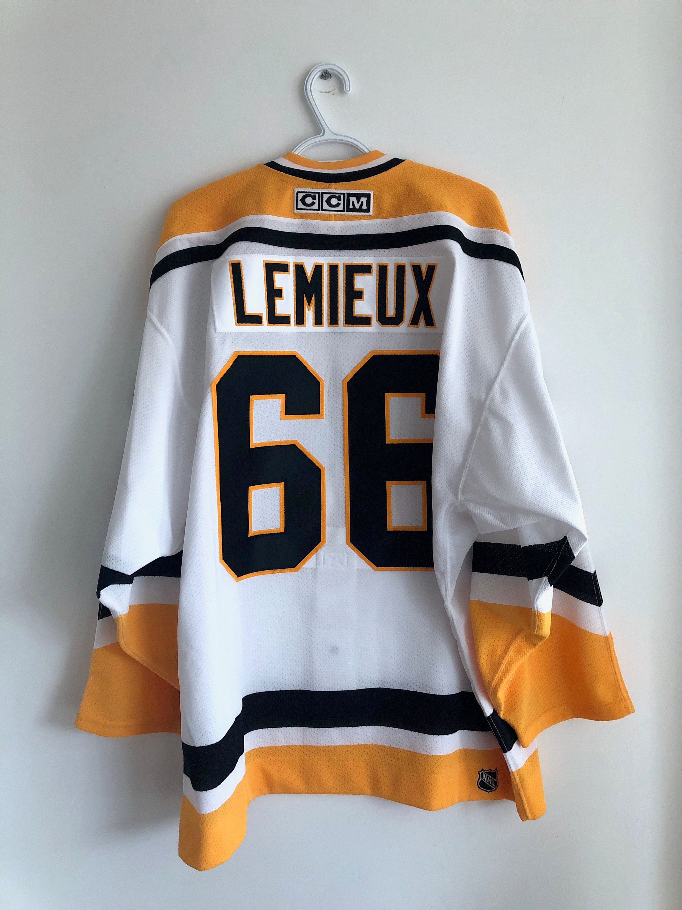 Men's Pittsburgh Penguins Mario Lemieux CCM White Heroes of Hockey  Authentic Throwback Jersey