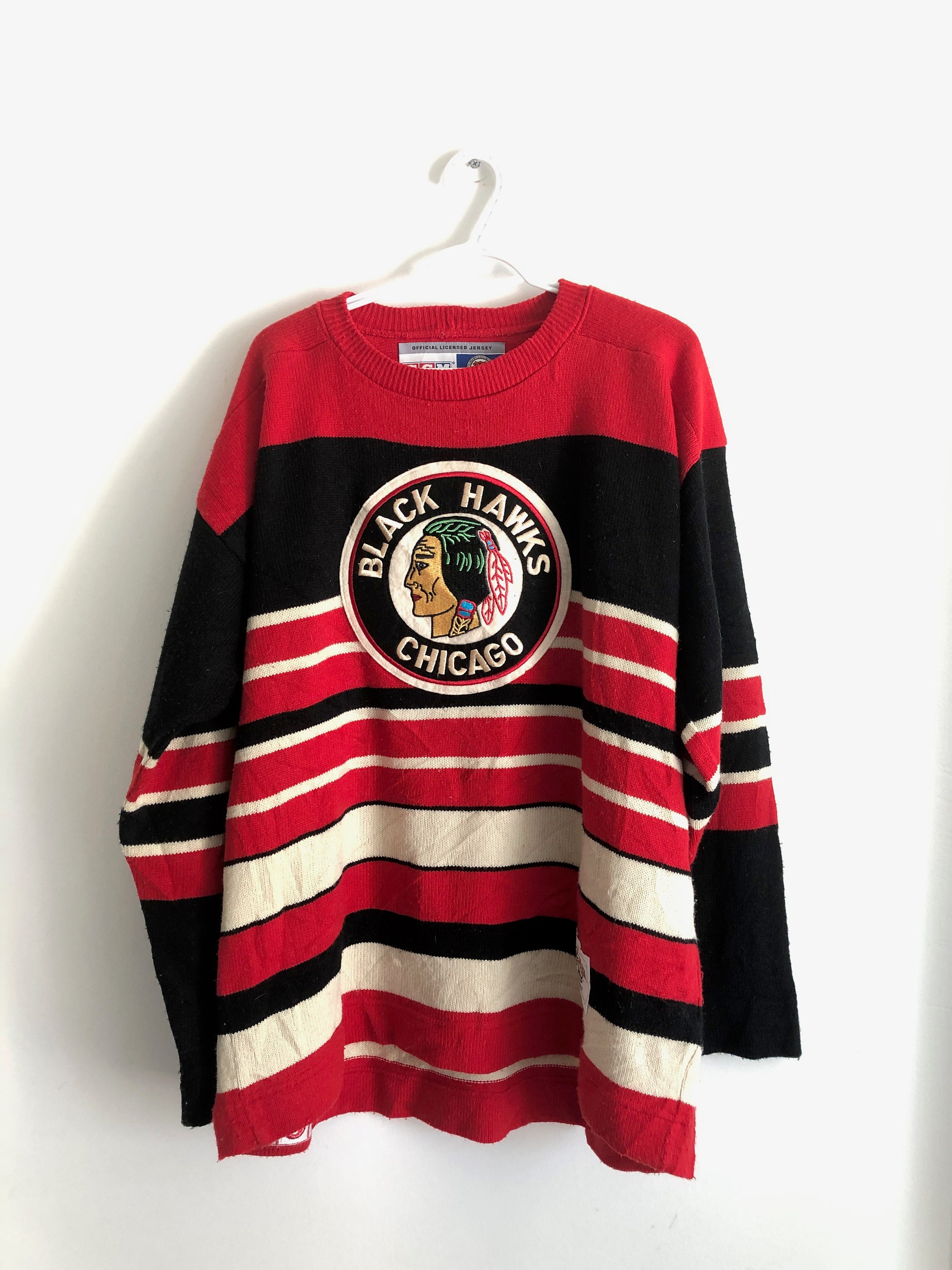 Chicago Blackhawks Logo Hockey CCM CREW NECK SWEATSHIRT WITH LACE NHL HOCKEY