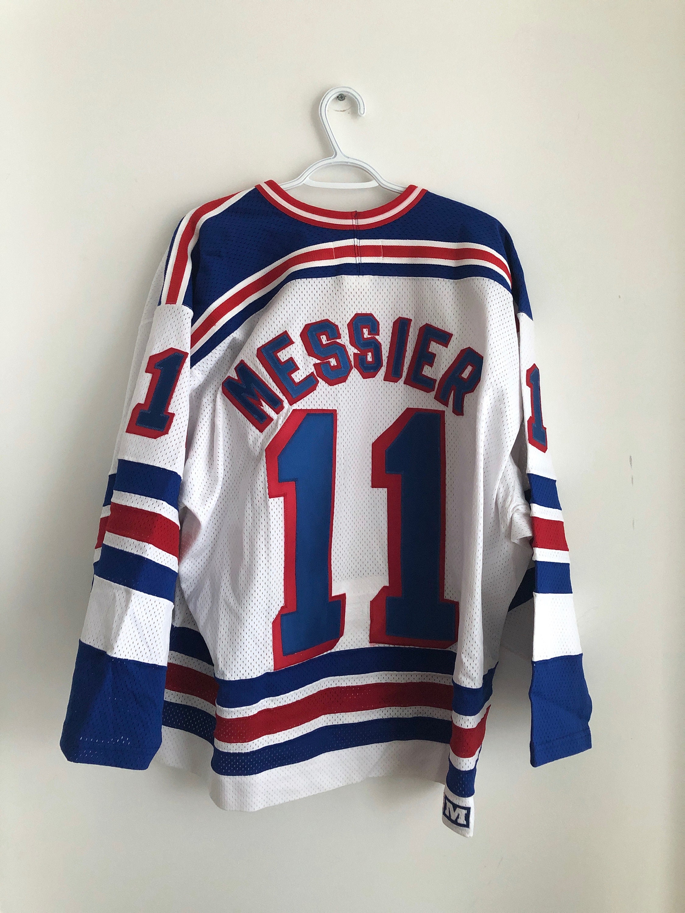 Mark Messier Autographed New York Rangers (White #11) Custom