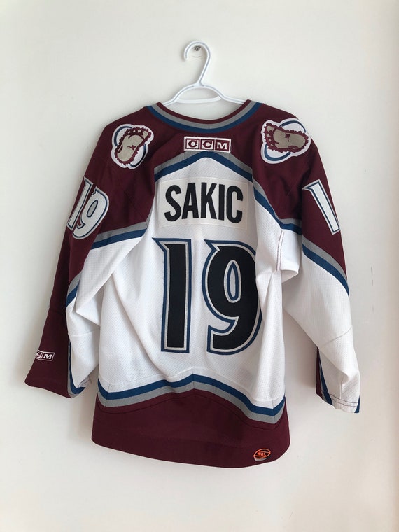 Joe Sakic Vintage Colorado Avalanche CCM Hockey Jersey (S)