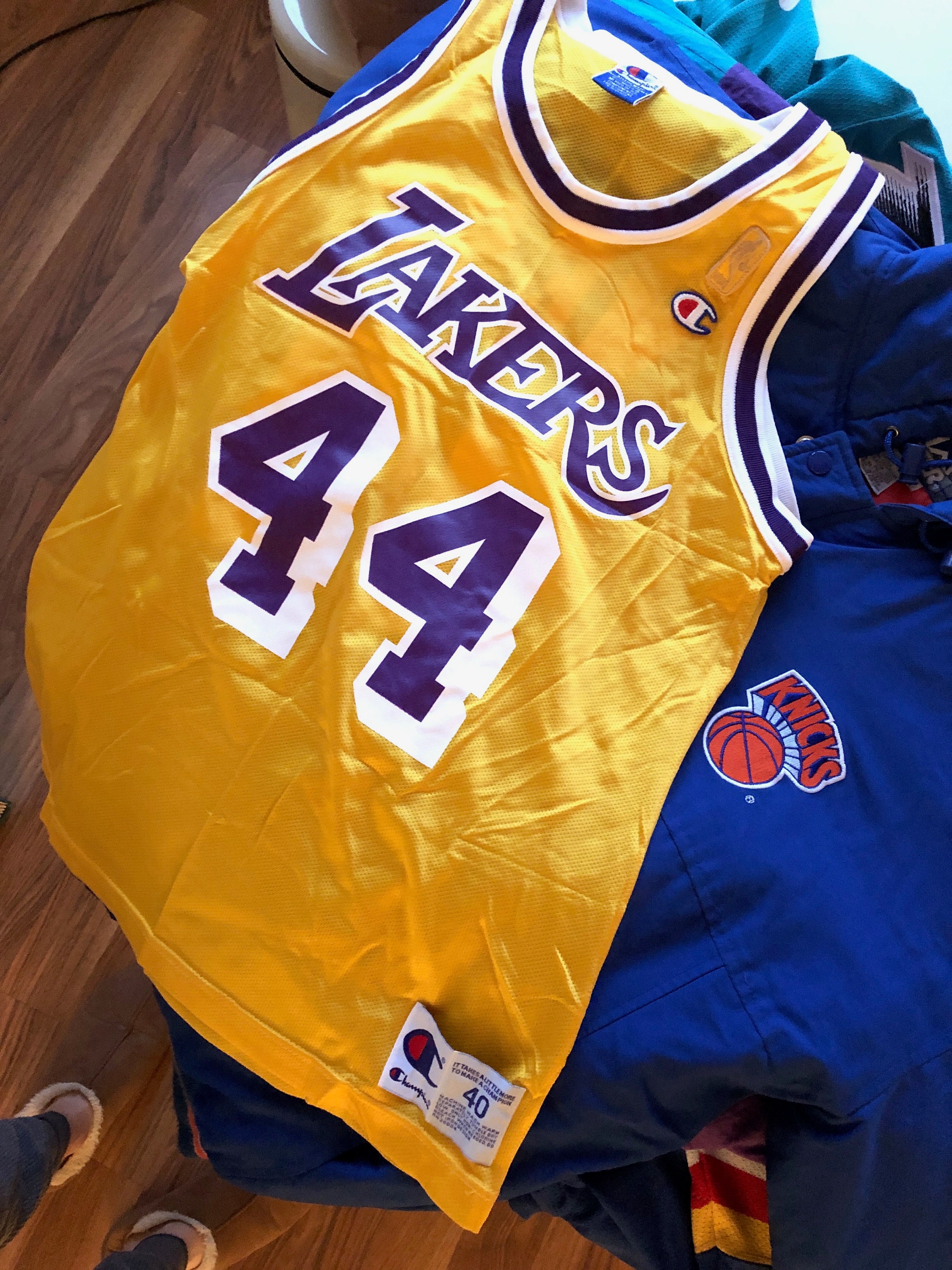 Los Angeles Lakers Basketball Jersey Set - China Basketball Jerseys and  Sportswear Dress price