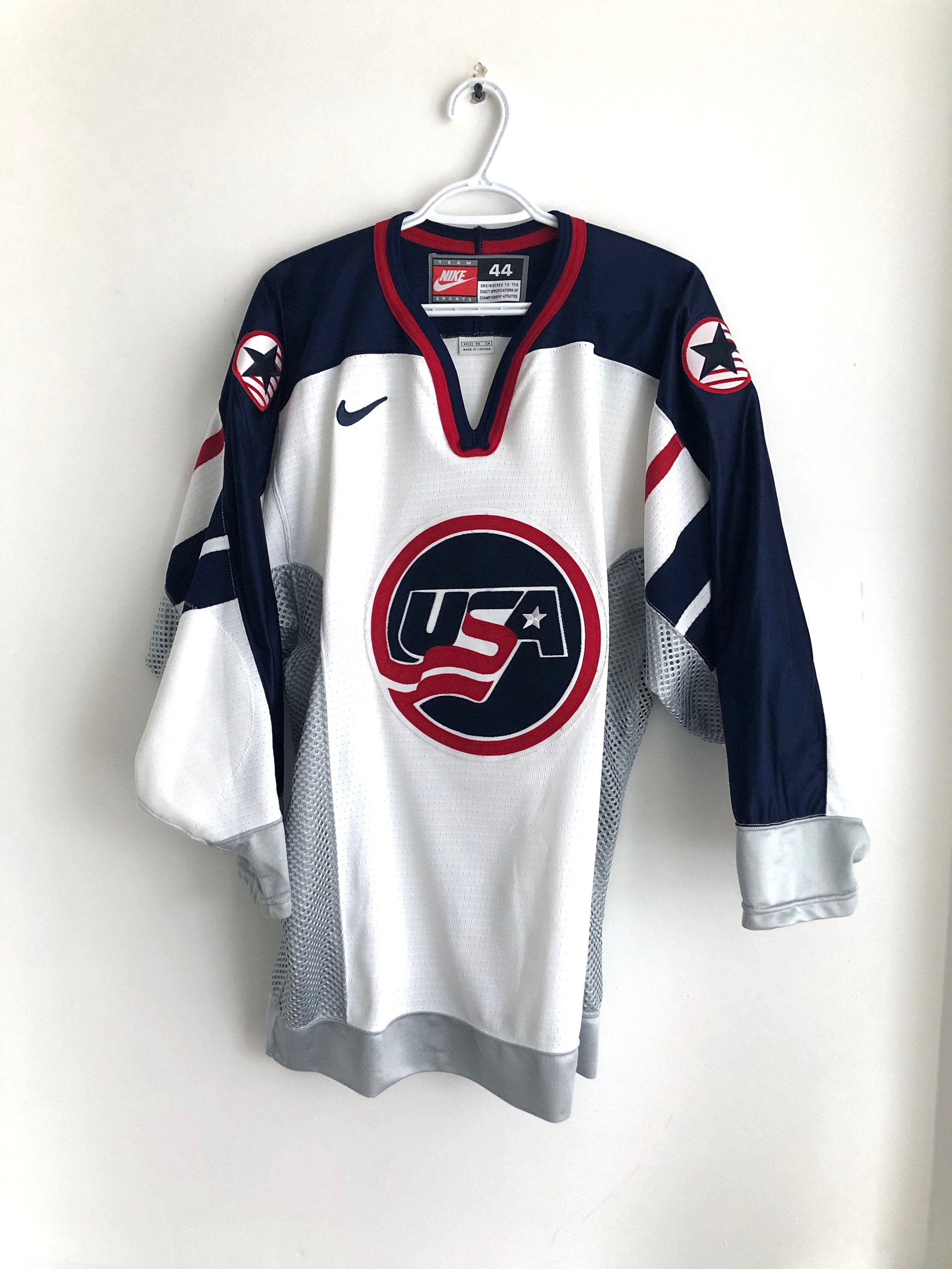 Team USA Authentic Vintage Nike Hockey Jersey (44)