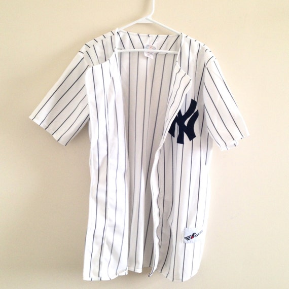 buttonless baseball jerseys