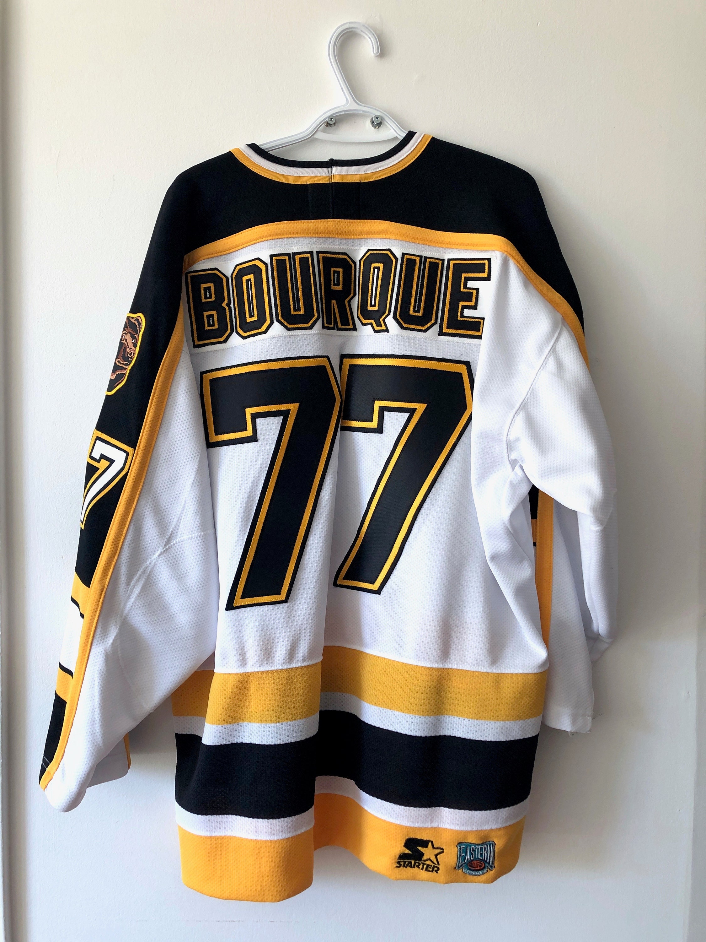 CCM Joe Juneau Boston Bruins NHL Hockey Jersey, Size Medium