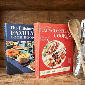 Cookbook 1979 The New World Encyclopedia of Cooking Culinary Arts Institute &  The Pillsbury Family  Vintage