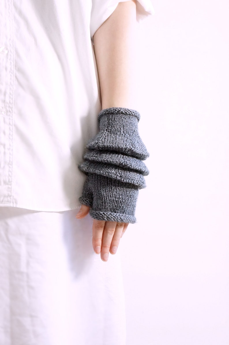 PDF Knitting Pattern Stratosphere convertible knit hand warmers image 3