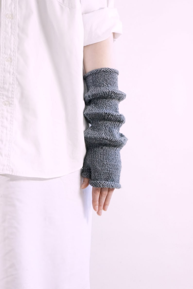 PDF Knitting Pattern Stratosphere convertible knit hand warmers image 1