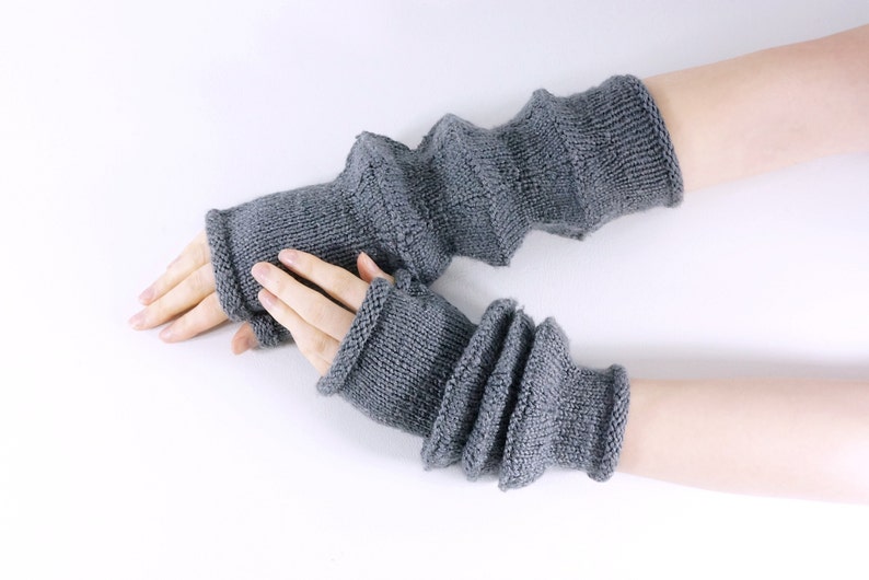 PDF Knitting Pattern Stratosphere convertible knit hand warmers image 2