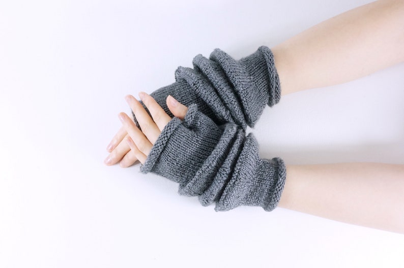 PDF Knitting Pattern Stratosphere convertible knit hand warmers image 5