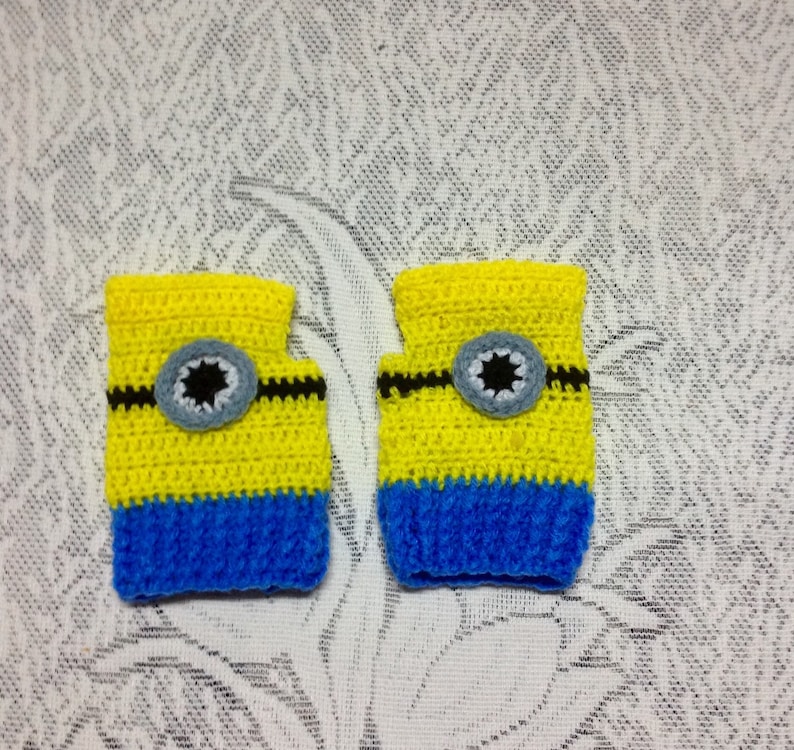 Minion gloves Pattern