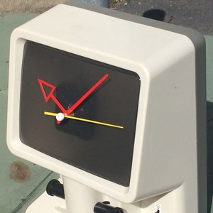 Vintage Videoscope Clock - Conclocktion