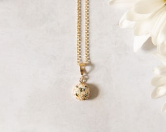 Flower Memorial Gold Circle Ornate Pendant : Flower Petals from Wedding, Funeral, Baptism, Shower, Anniversary, Birth, Special Occasion