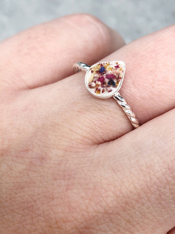Flower Memorial Dainty Teardrop Ring twisted Band flower Petals