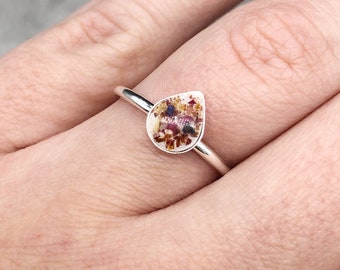 Flower Memorial Dainty Teardrop Ring (Plain Band):Flower Petals from Wedding, Funeral, Baptism, Anniversary, Birth, Special Occasion