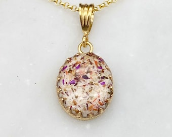 Flower Memorial Gold Oval Ornate Pendant : Flower Petals from Wedding, Funeral, Baptism, Shower, Anniversary, Birth, Special Occasion